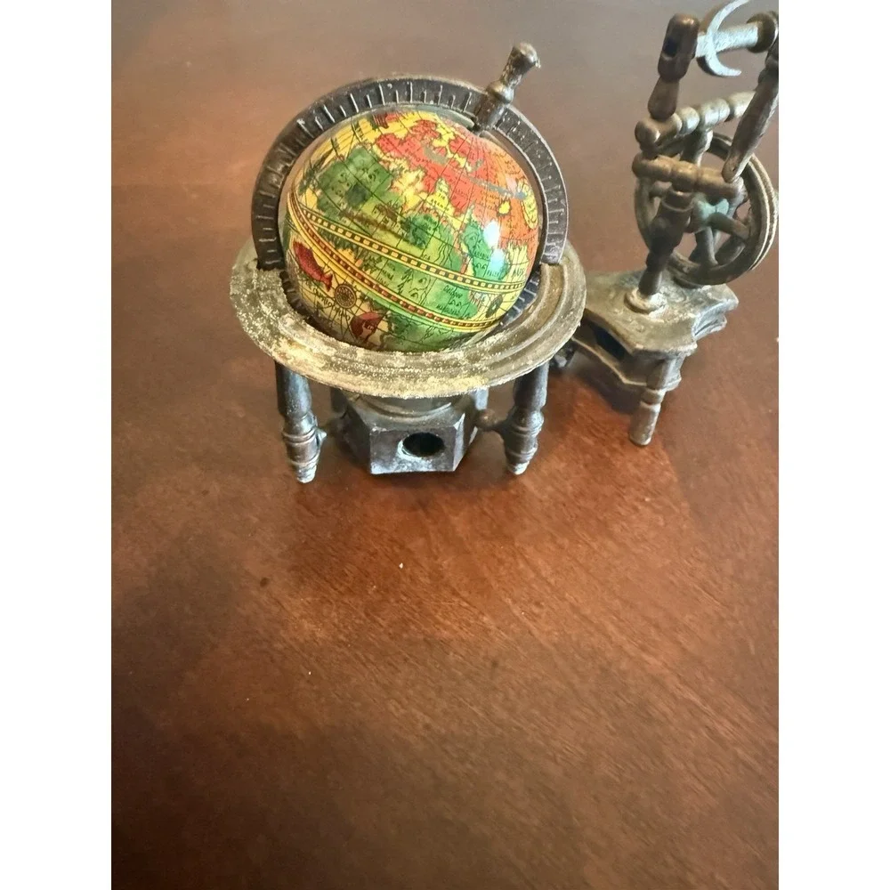 Vintage Metal Die Cast Mini Yellow World‎ Globe Map Pencil Sharpener For Desktop